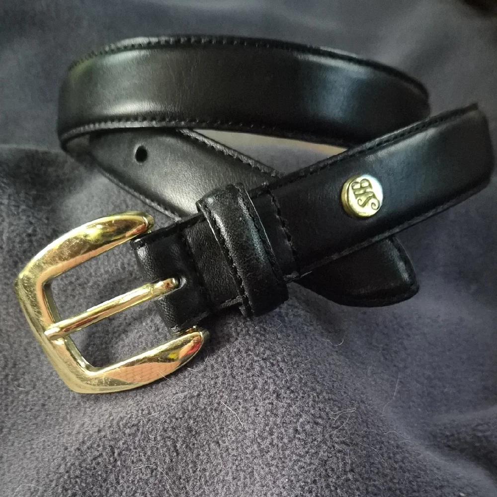 Stylish Black Leather St Johns Bay Belt with Gold Buckle Size M 33.5" Long - Picture 1 of 5